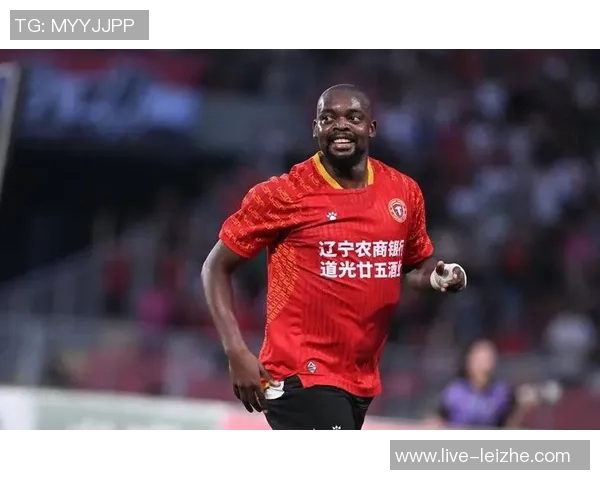 中甲联赛精彩瞬间姆本扎单刀破门助辽宁铁人领先对手 中甲联赛精彩瞬间姆本扎单刀破门助辽宁铁人领先对手