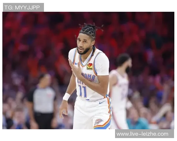 乔治外线表现不佳17投6中三分球命中率低迷但依然贡献14分7篮板4助攻4抢断