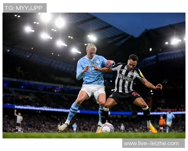 诺丁汉森林正式投诉曼城比赛判罚引发广泛关注与讨论